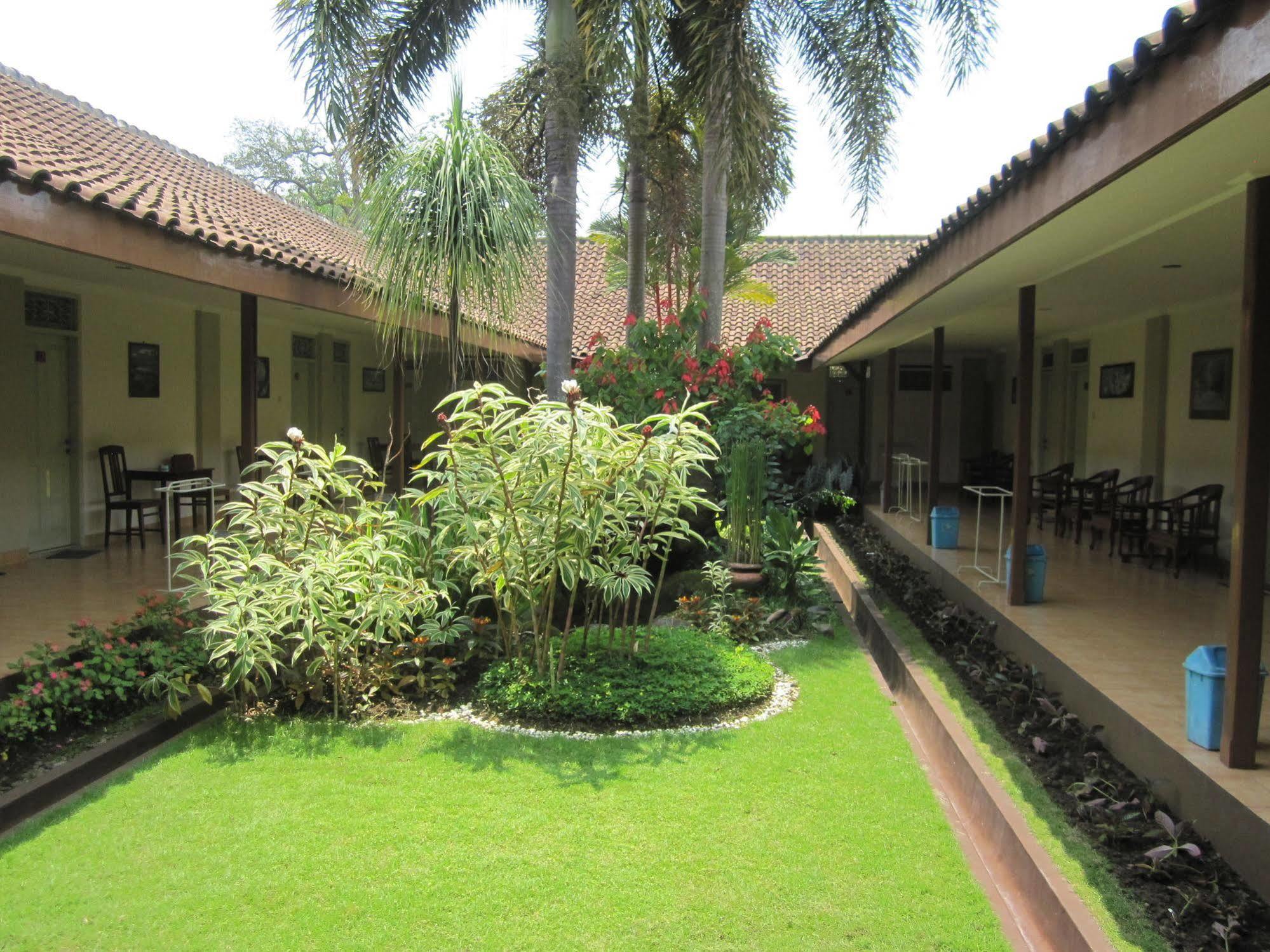 Hotel Besar Purwokerto Extérieur photo